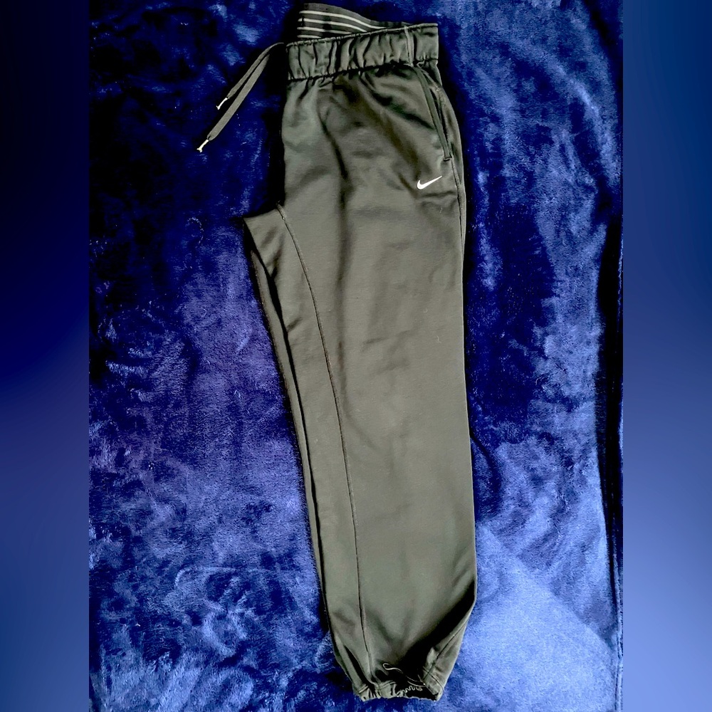 Black Nike sweatpants